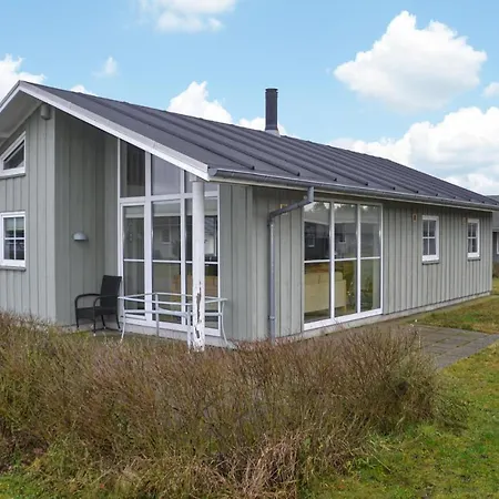 3 Bedroom In Holiday home
